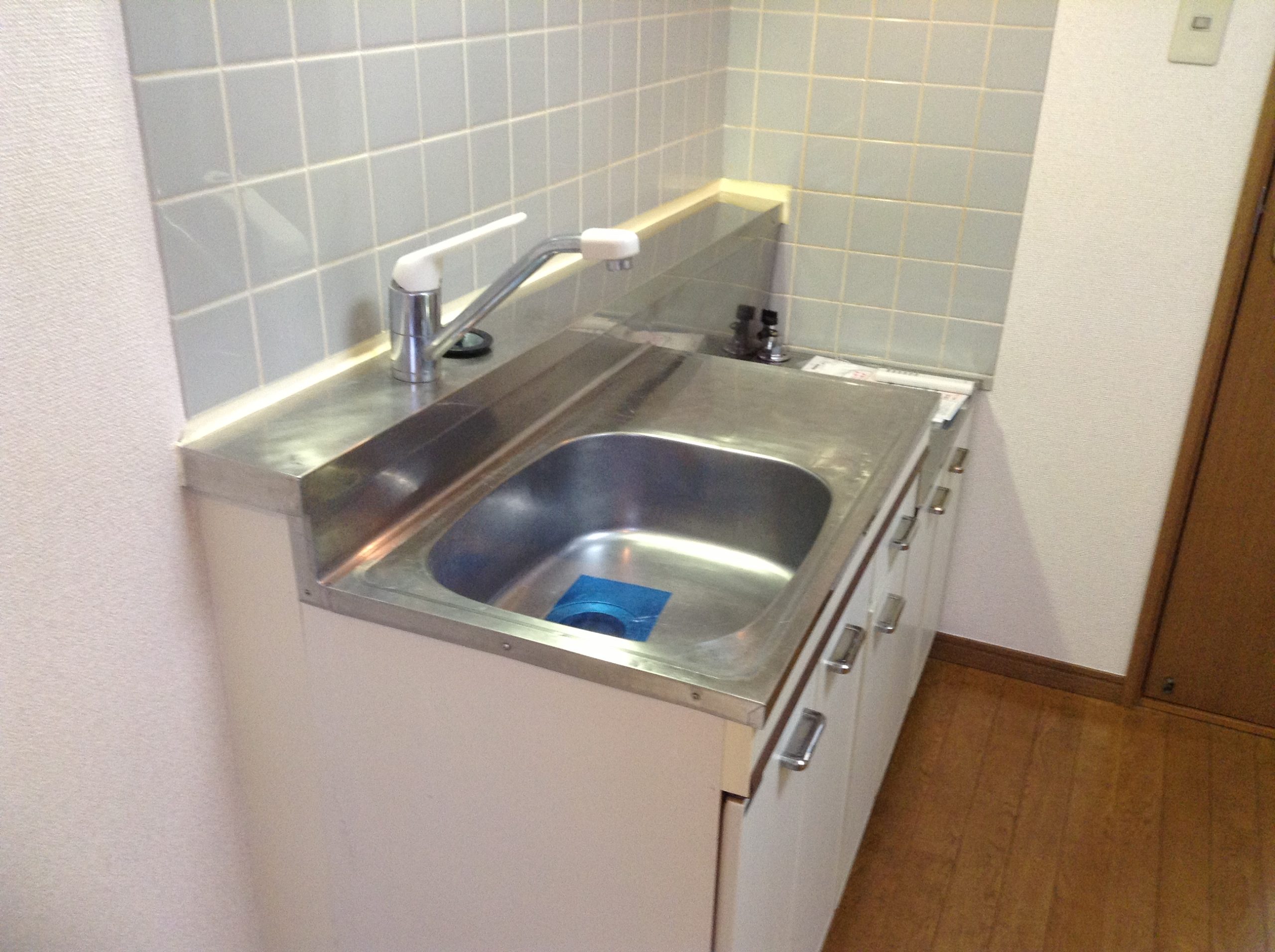 キッチン（同タイプ参考写真　左右反転タイプ有り）