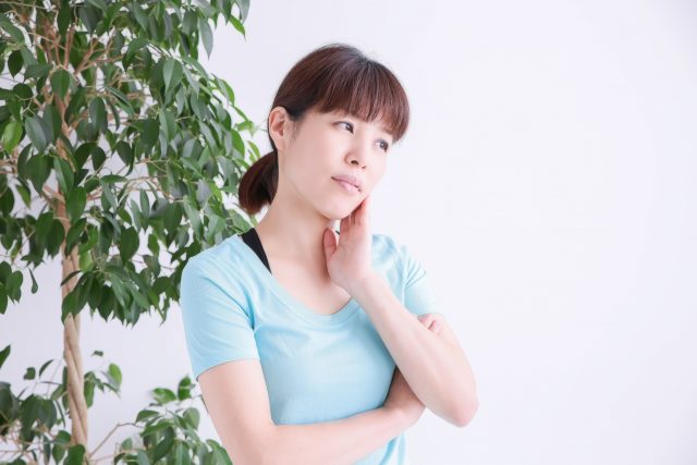 気密性の高いマンションで起こる「玄関ドアが重い」「鍵がかからない」現象の対処法