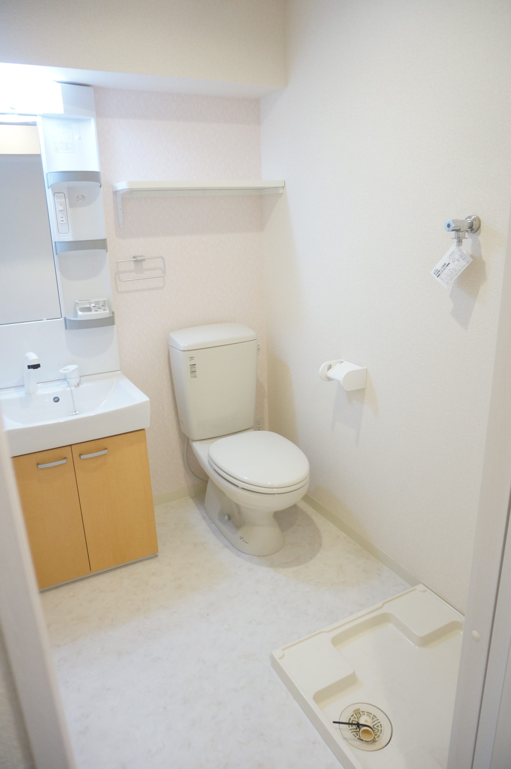 洗面台、トイレDタイプ（同タイプ参考写真　左右反転タイプ有り）
