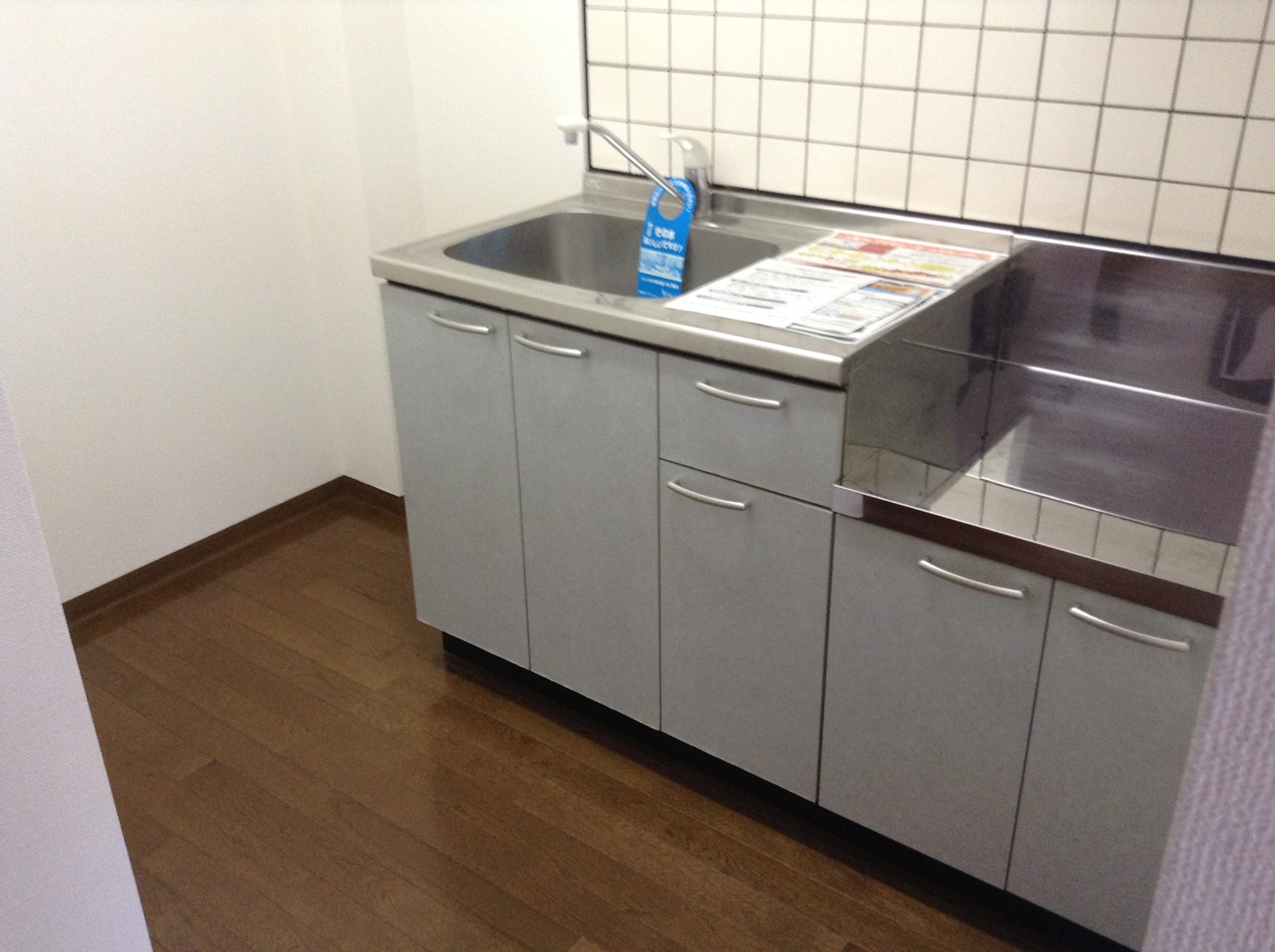 キッチンBタイプ（同タイプ参考写真　左右反転タイプ有り）