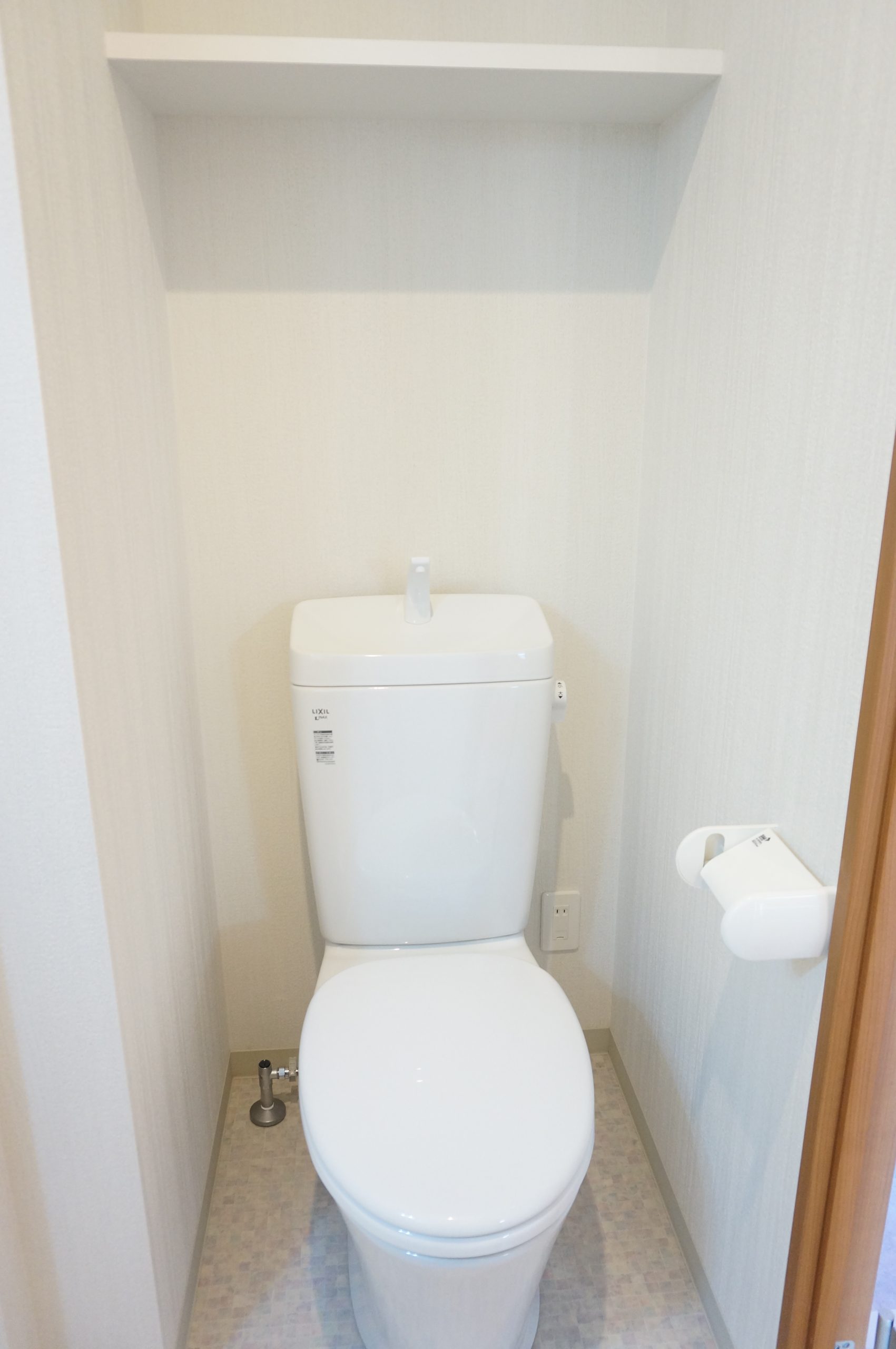 トイレDタイプ（同タイプ参考写真　左右反転タイプ有り）