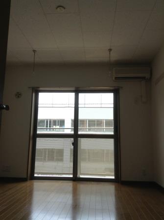 Aタイプ居室（同タイプ参考写真　左右反転タイプ有り）