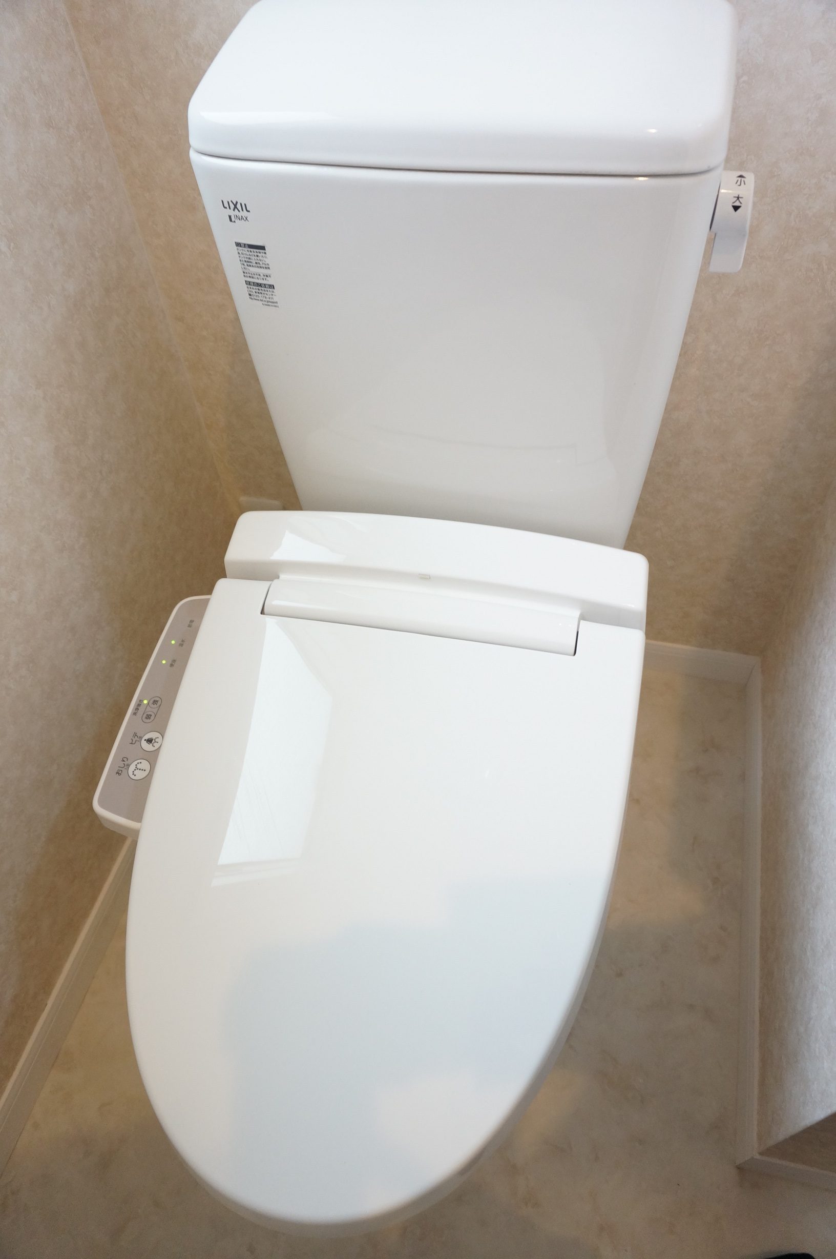 トイレAタイプ（同タイプ参考写真　左右反転タイプ有り）