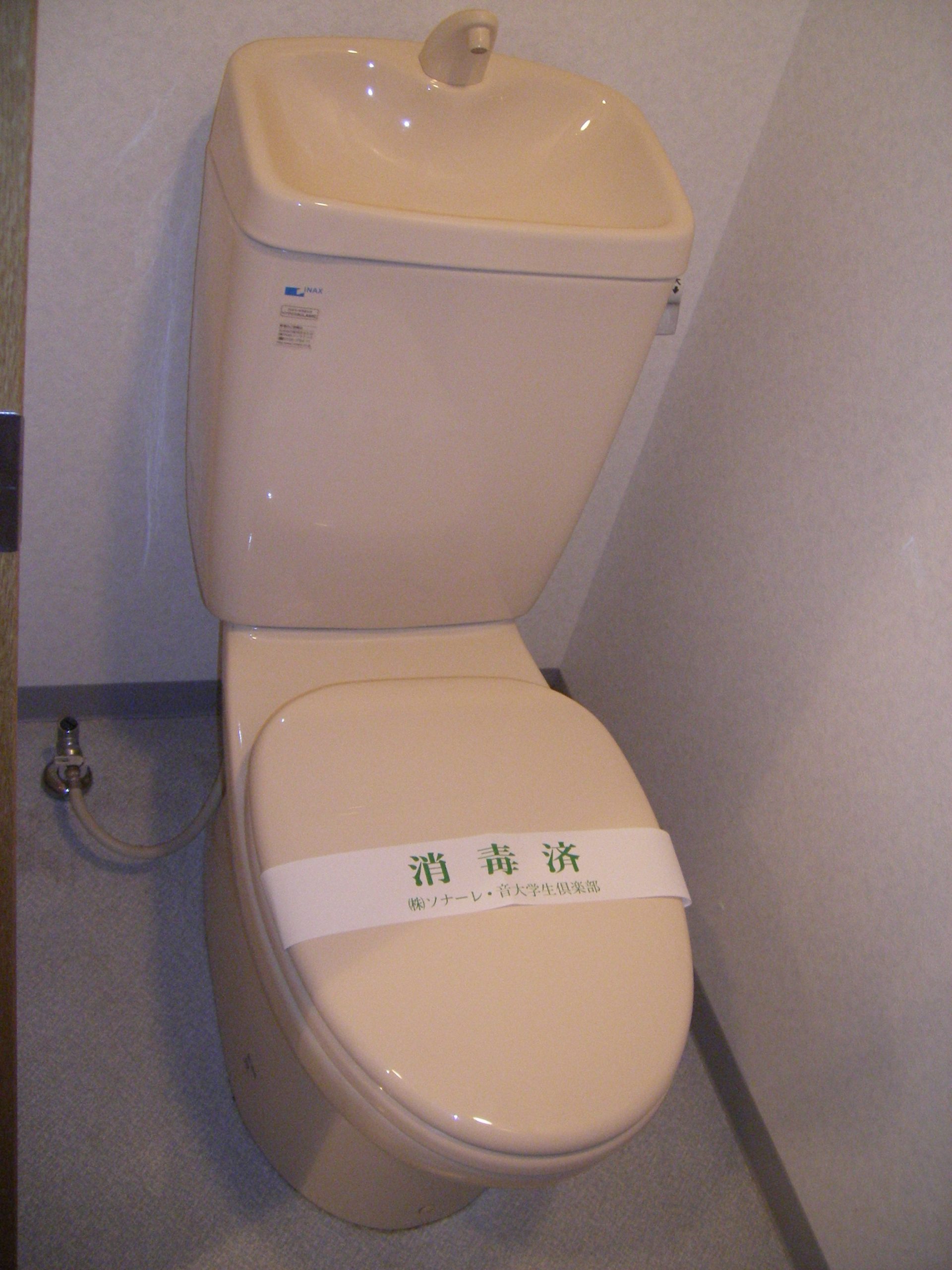 トイレBタイプ（同タイプ参考写真　左右反転タイプ有り）
