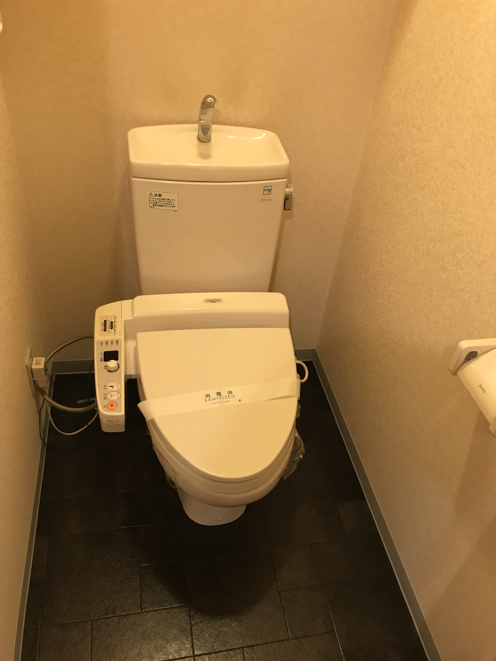 トイレDタイプ（同タイプ参考写真　左右反転タイプ有り）