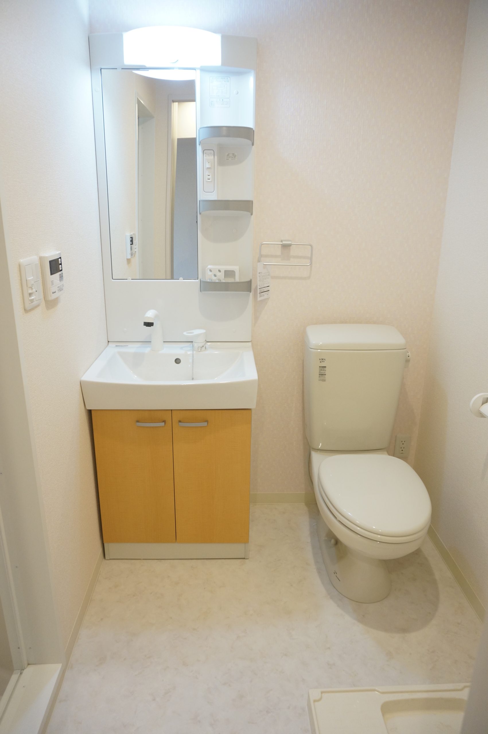 トイレBタイプ（同タイプ参考写真　左右反転タイプ有り）