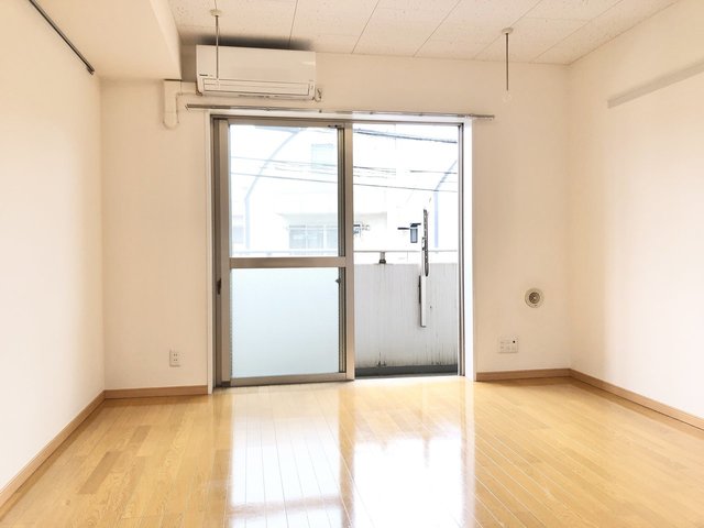居室Bタイプ（同タイプ参考写真　左右反転タイプ有り）