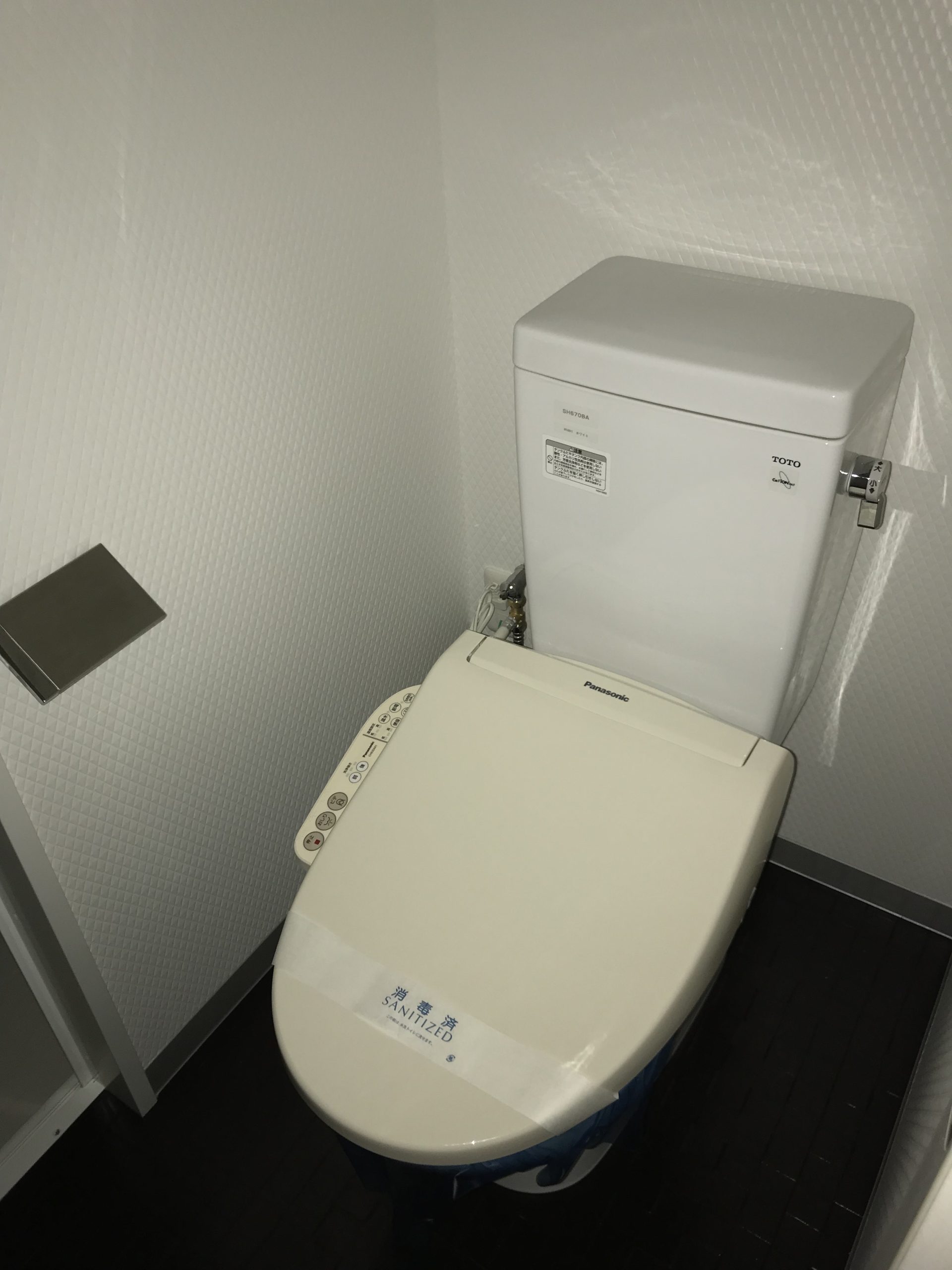 トイレAタイプ（同タイプ参考写真　左右反転タイプ有り）