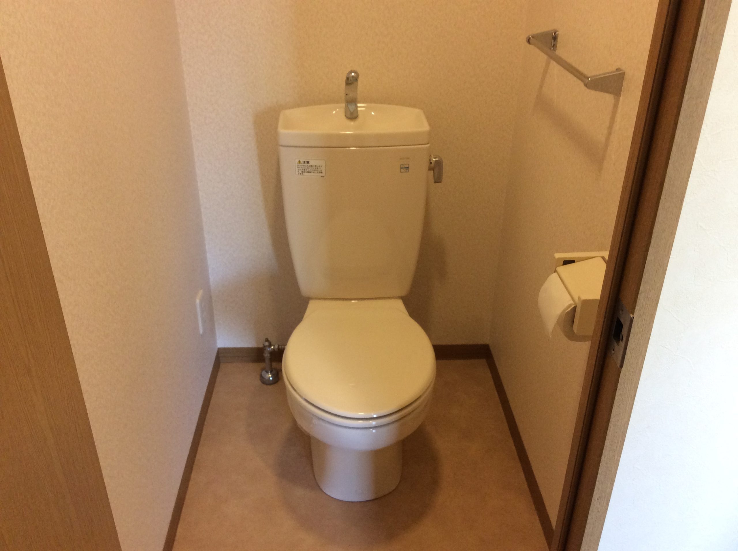 トイレCタイプ（同タイプ参考写真　左右反転タイプ有り）