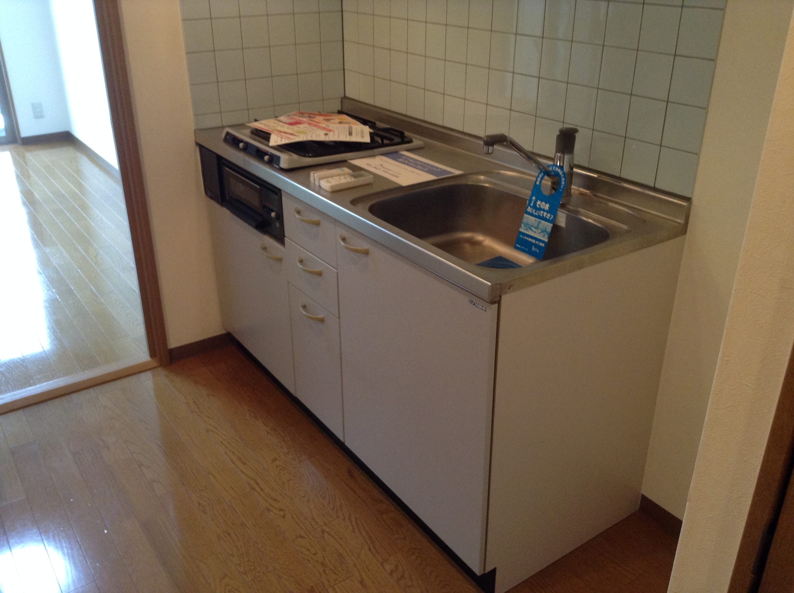 キッチンEタイプ（同タイプ参考写真左右反転タイプ有り）