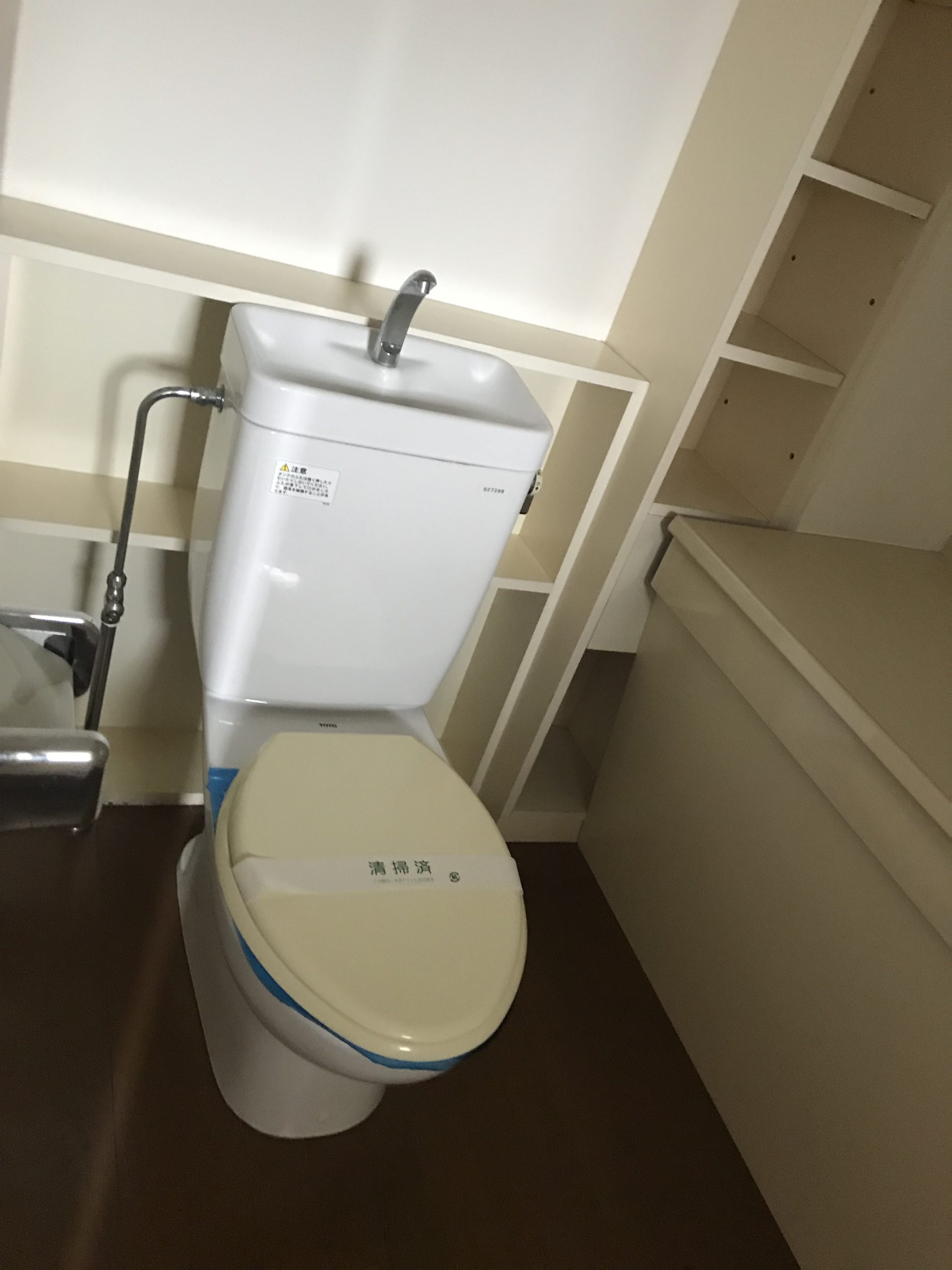 トイレBタイプ（同タイプ参考写真　左右反転タイプ有り）