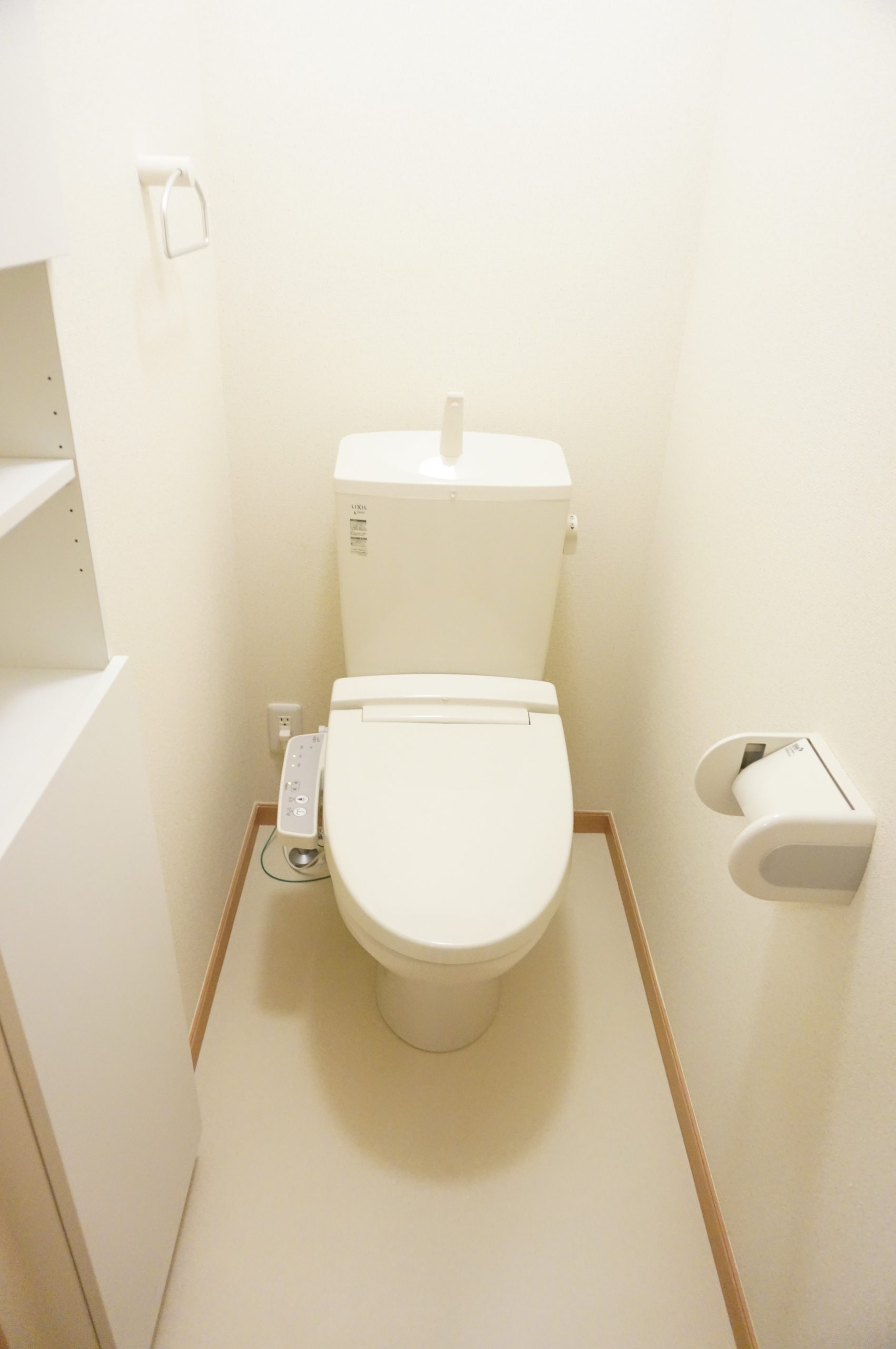 トイレ203号室（同タイプ参考写真）