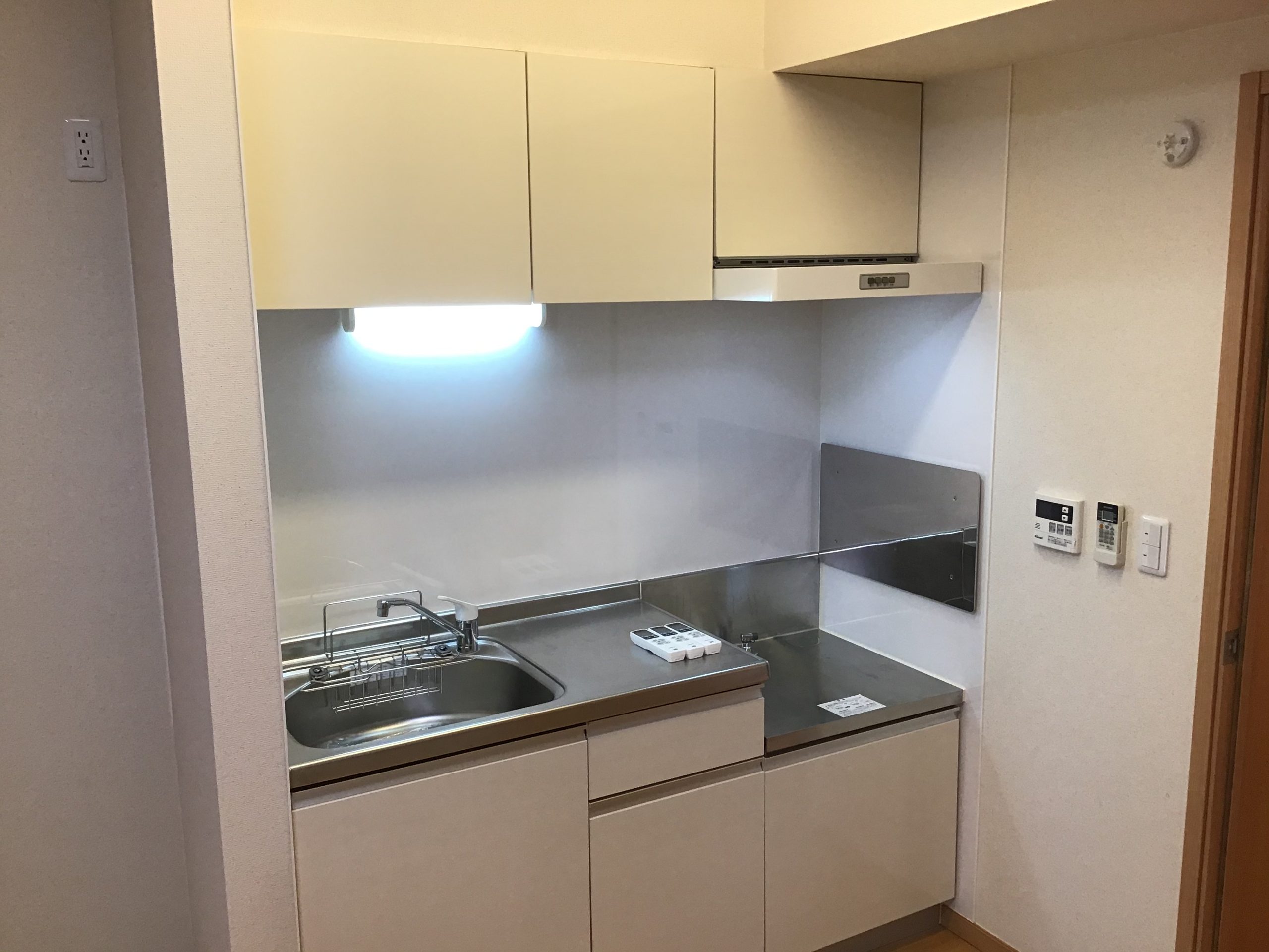 キッチン103号室（同タイプ参考写真）